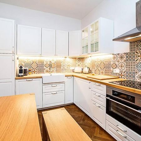 Elegant, Modern, 2-Bed Flat By Museum Of Prague Apartment ภายนอก รูปภาพ