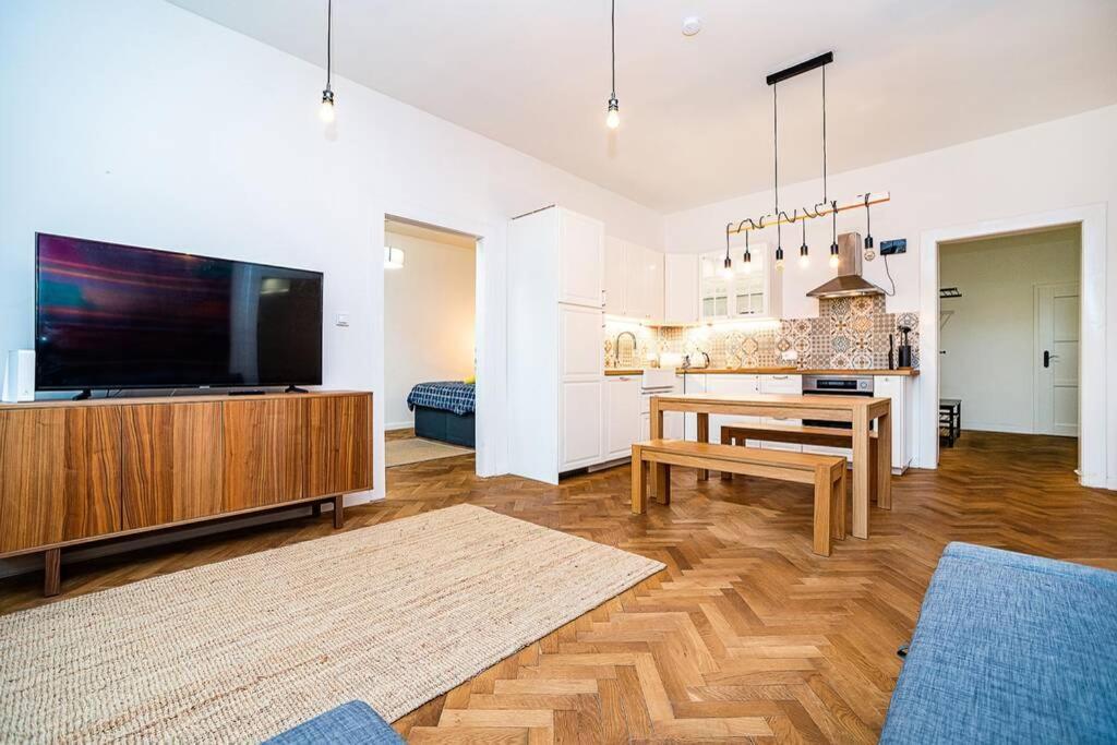 Elegant, Modern, 2-Bed Flat By Museum Of Prague Apartment ภายนอก รูปภาพ