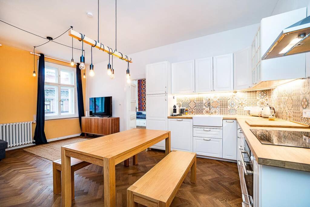 Elegant, Modern, 2-Bed Flat By Museum Of Prague Apartment ภายนอก รูปภาพ