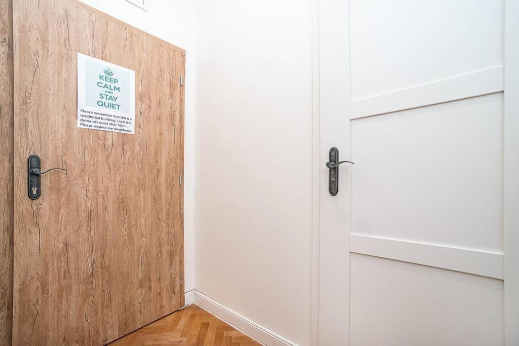 Elegant, Modern, 2-Bed Flat By Museum Of Prague Apartment ภายนอก รูปภาพ